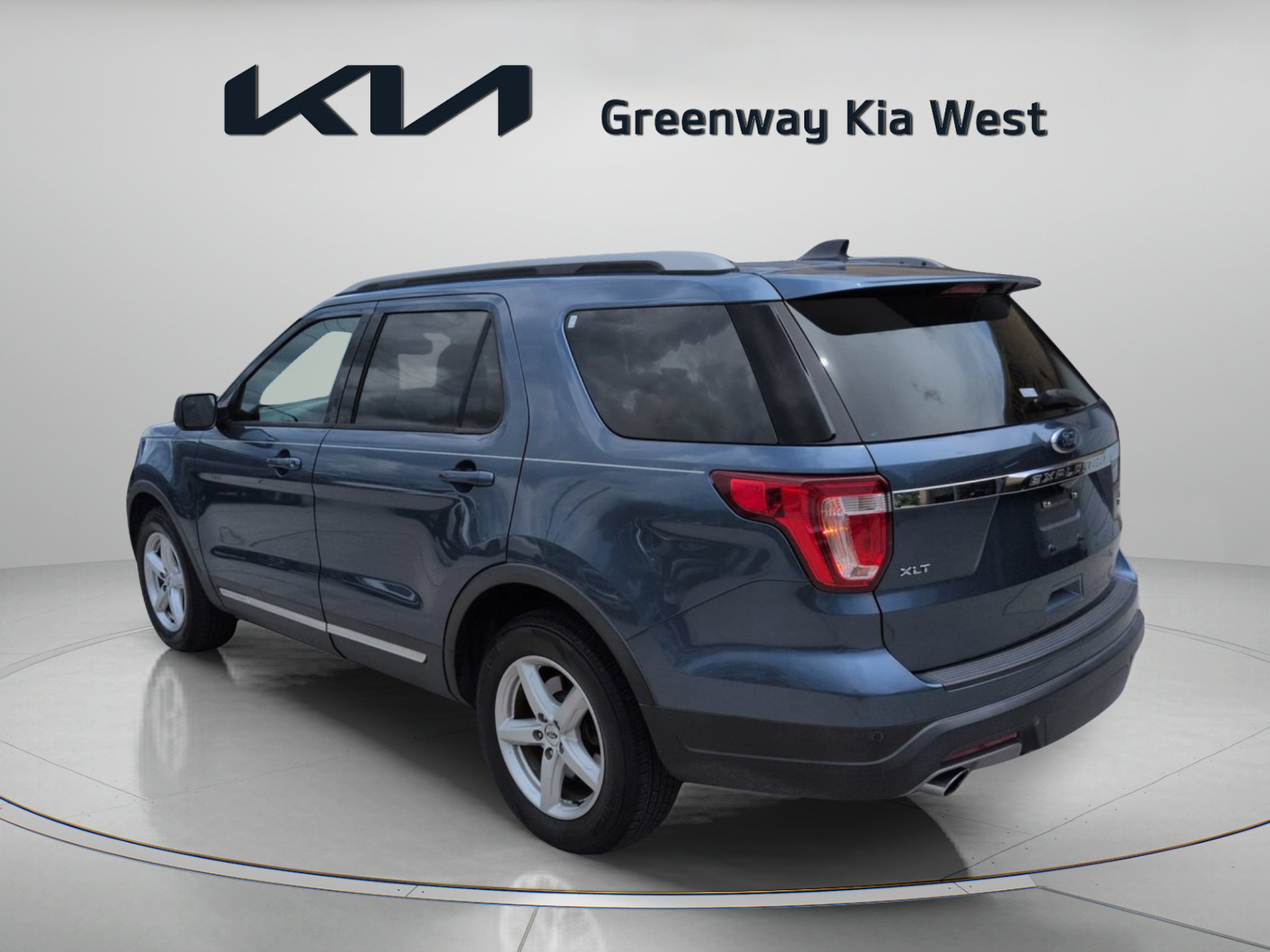 Used 2018 Blue Metallic Ford XLT image 5