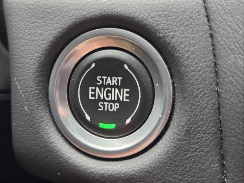 Used 2022 Summit White CHEVROLET 4WD 4DR Z71 image 31