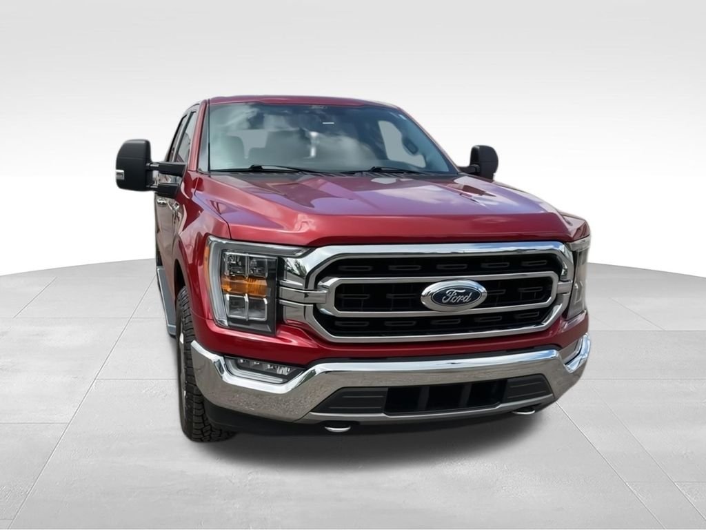 Used 2021 Red Ford XLT image 3