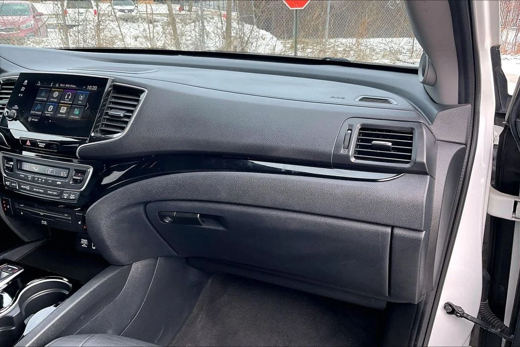 Used 2021 White Honda Touring image 16