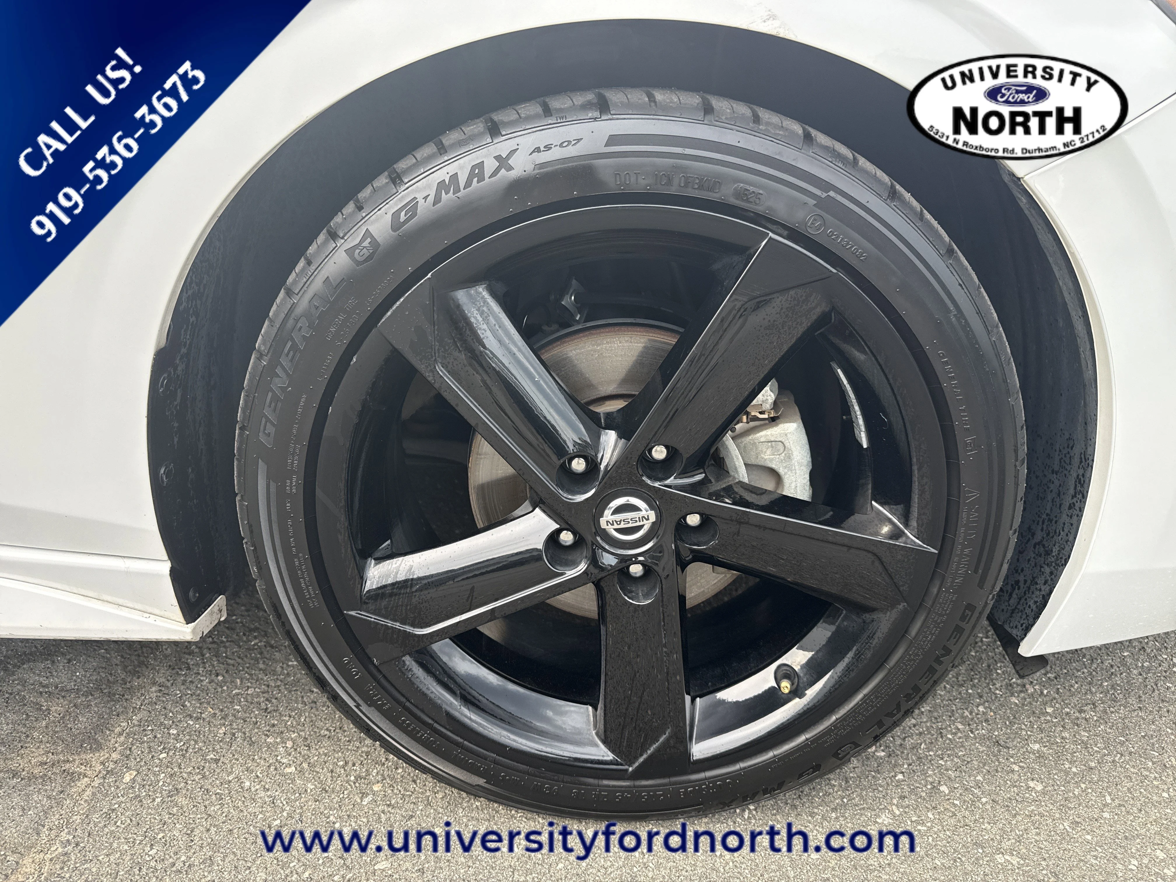 Used 2023 Aspen White Tricoat Nissan SR image 9