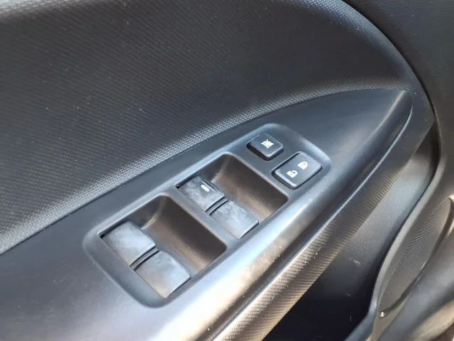 Used 2020 White Mitsubishi ES image 18