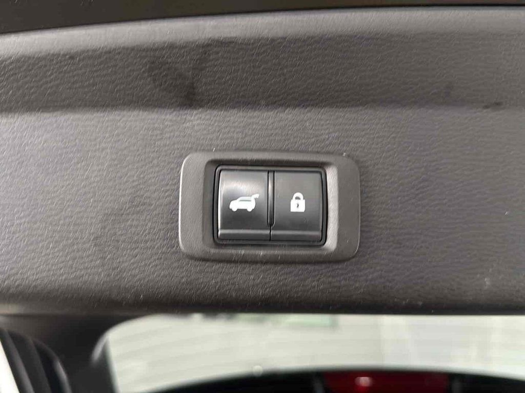 Used 2024 Black Mitsubishi SE Black Edition image 27