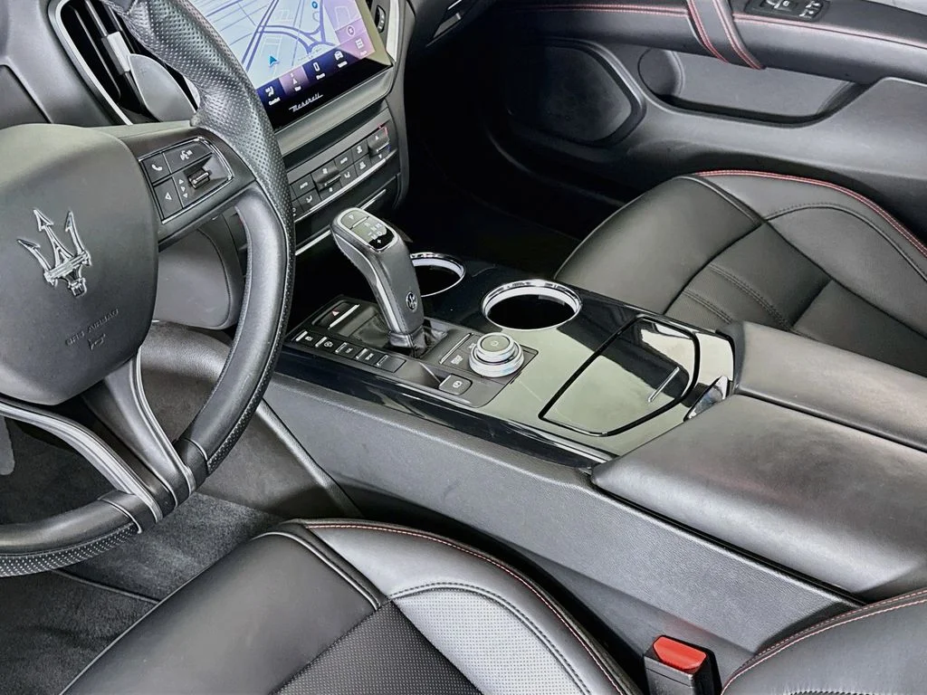 Used 2024 Bianco Maserati Modena image 19