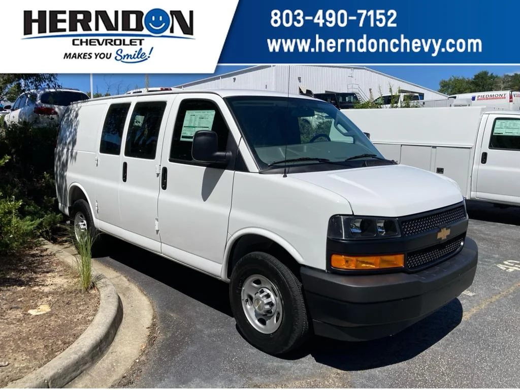 2025 Chevrolet Express 2500 Work Van HD's photo