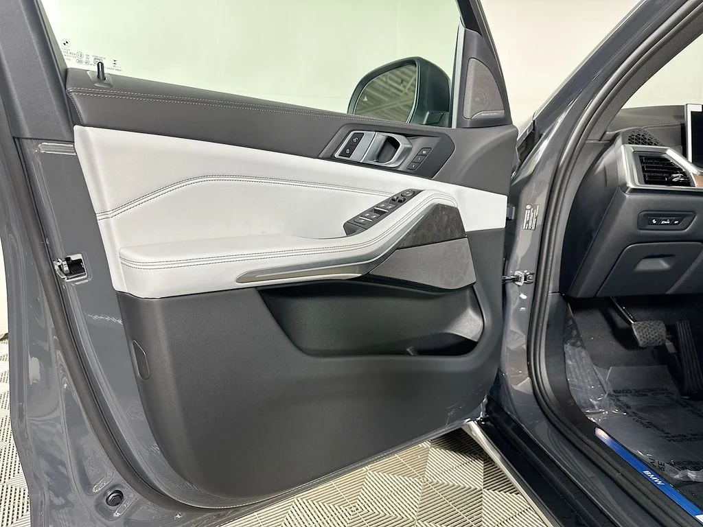 New 2026 Gray Metallic BMW xDrive40i image 22