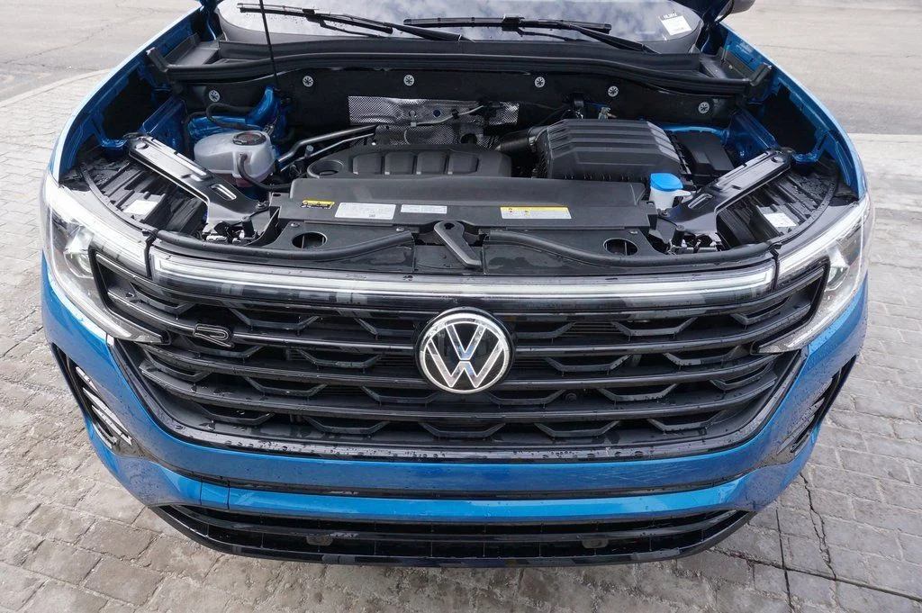 Certified Used 2025 Blue Volkswagen 2.0T SEL R-Line Black image 34