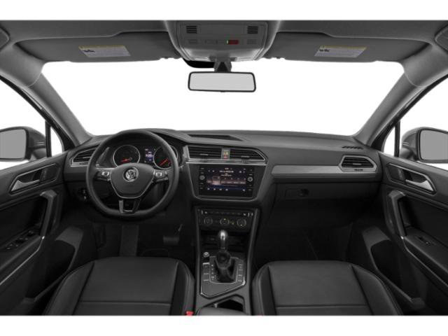 Used 2018 Pure White Volkswagen SE image 11