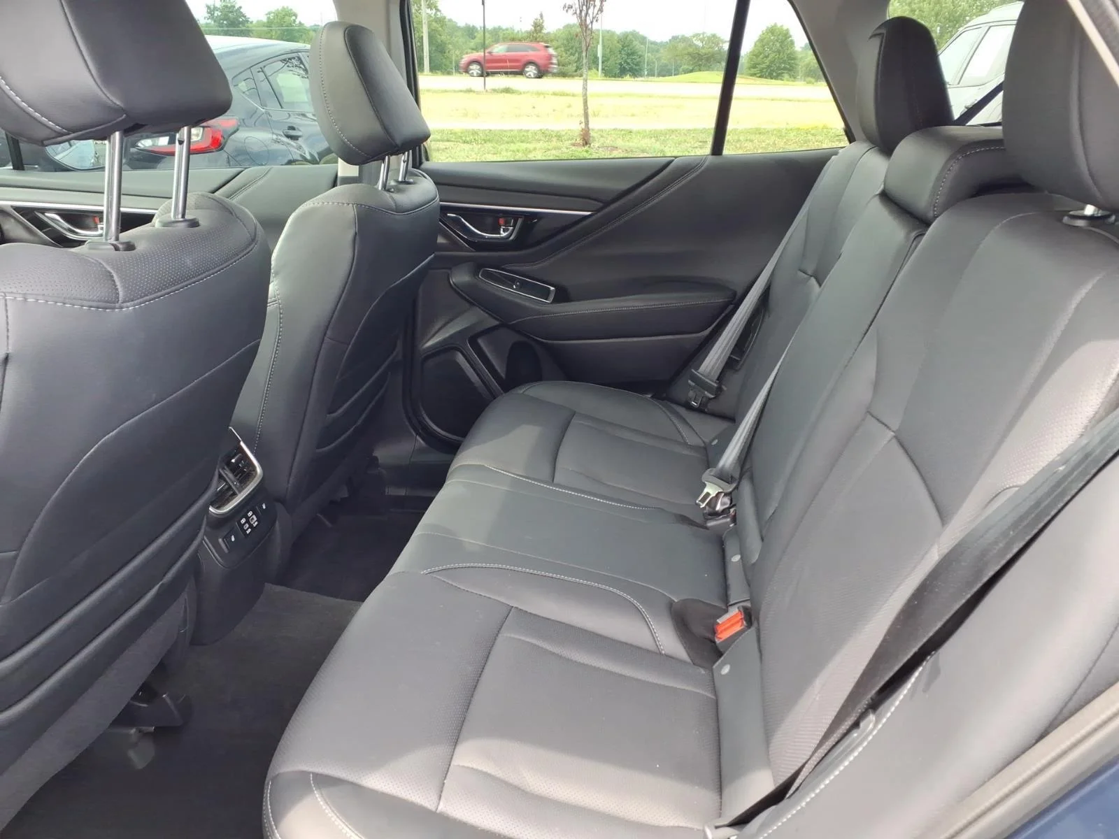Used 2025 Cosmic Blue Pearl Subaru Limited image 26