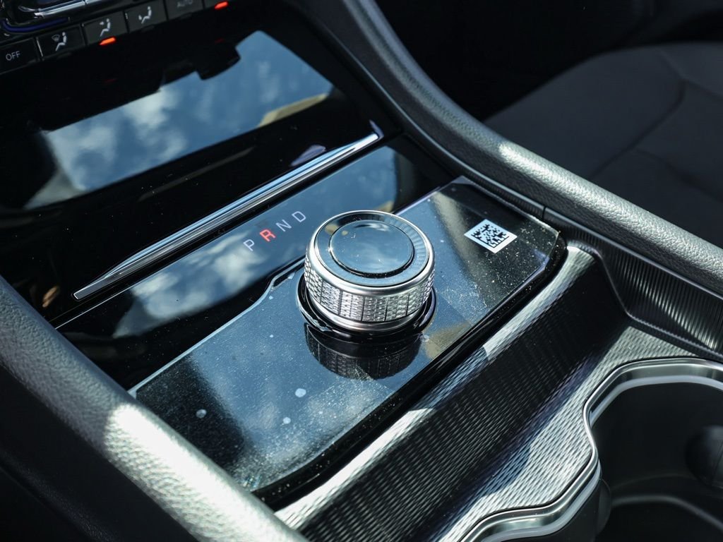 New 2026 Diamond Black Crystal Pearl-Coat Exterior Paint Jeep Laredo X image 30