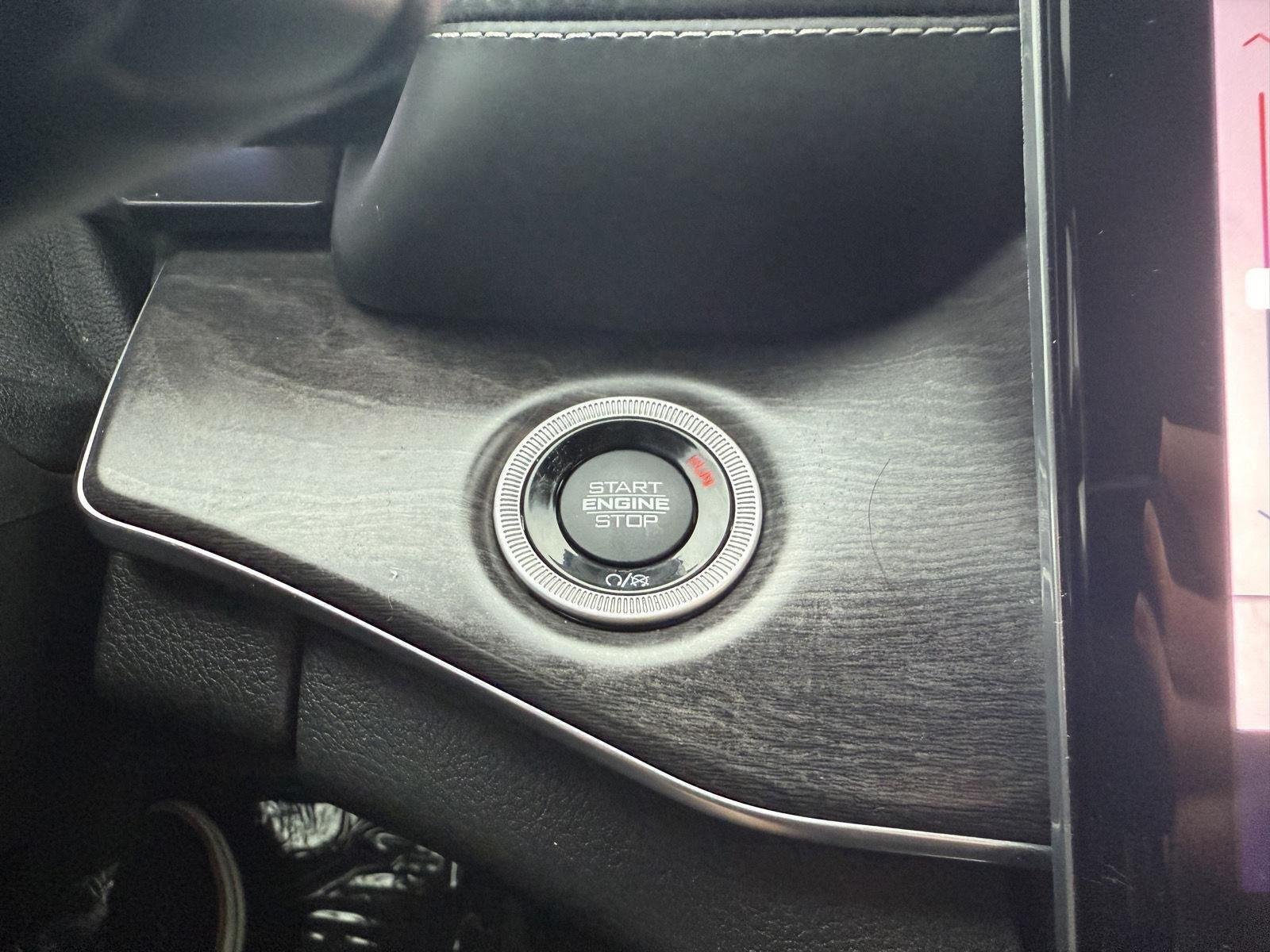 Used 2021 Baltic Gray Metallic Clearcoat Jeep Overland image 15