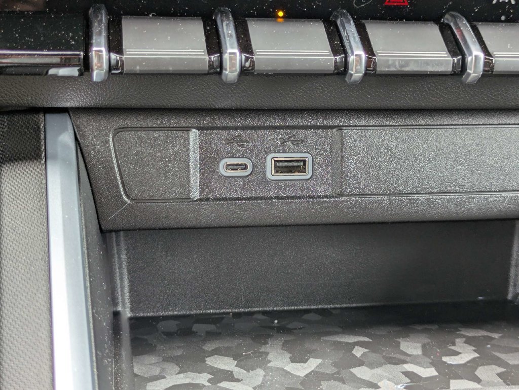 2026 Chevrolet Colorado LT - Photo 22