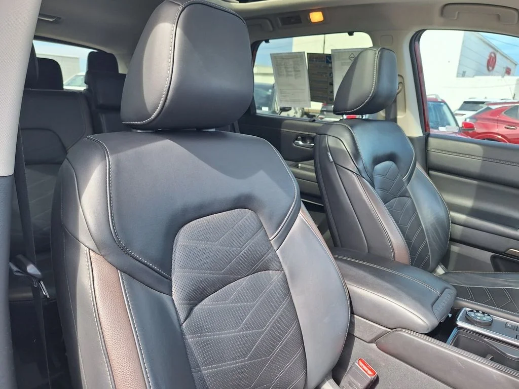 Used 2023 Red Nissan Platinum image 32