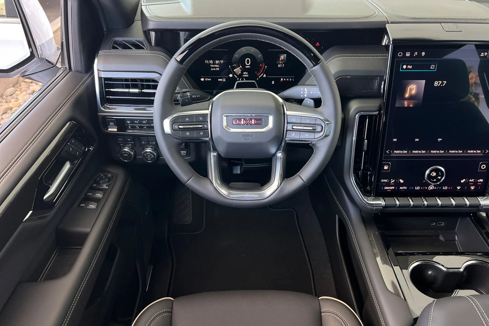 2026 GMC Yukon XL Elevation - Photo 14