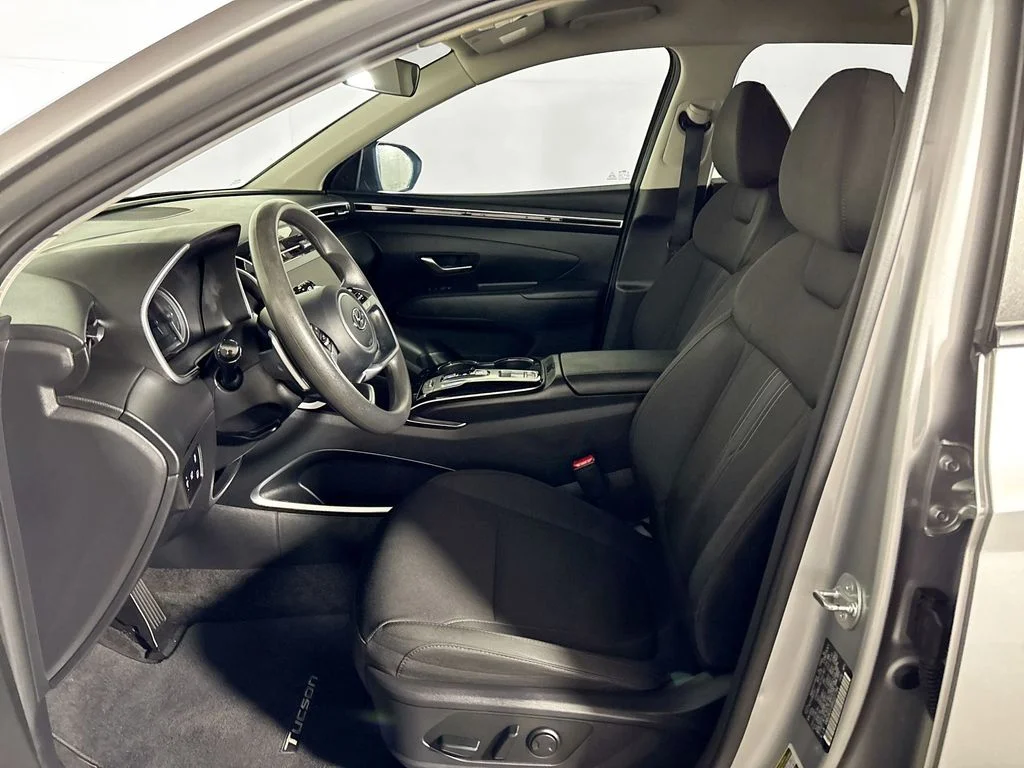 Used 2024 Silver Hyundai Blue image 11