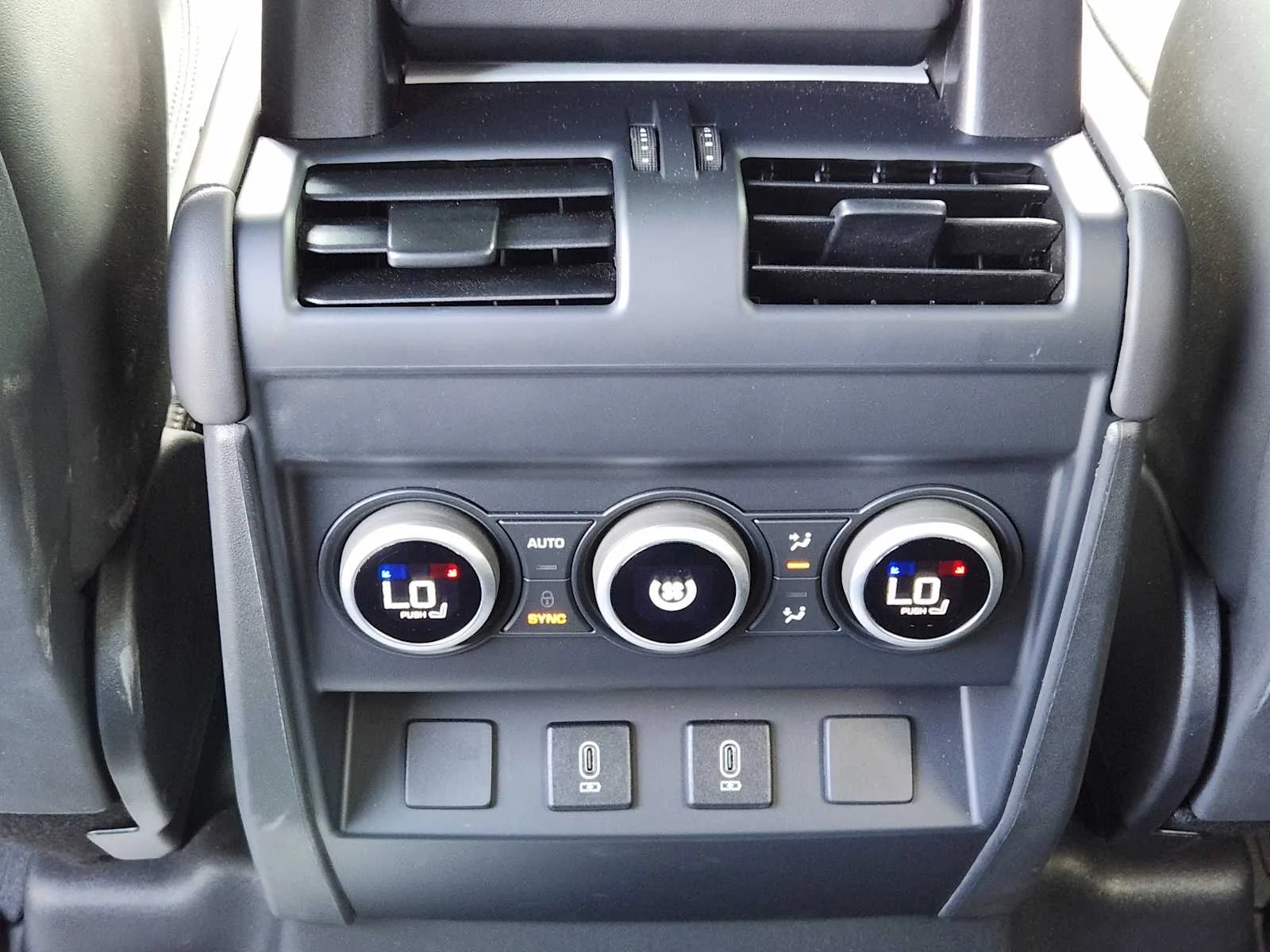 2026 Land Rover Defender S - Photo 30