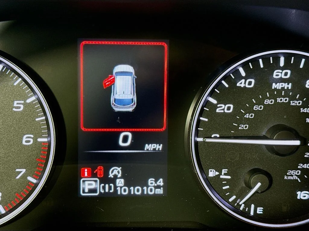 Used 2024 Ice Silver Metallic Subaru Limited image 13