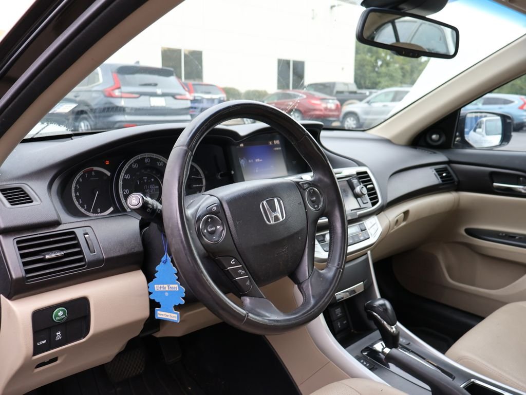 Used 2013 Black Honda EX-L image 9