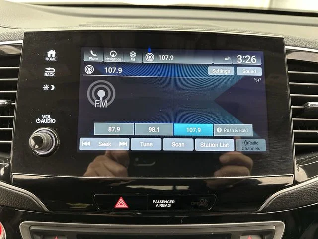 Used 2021 White Honda Touring image 16