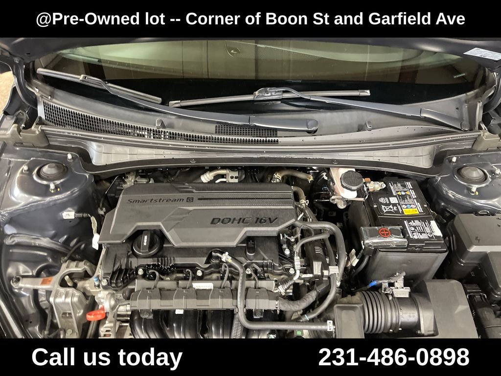 Used 2022 Gray Hyundai SEL image 10