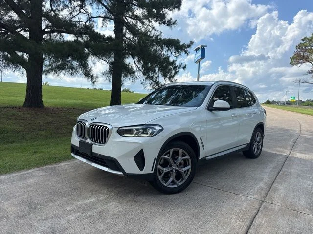 Used 2023 White BMW xDrive30i image 3