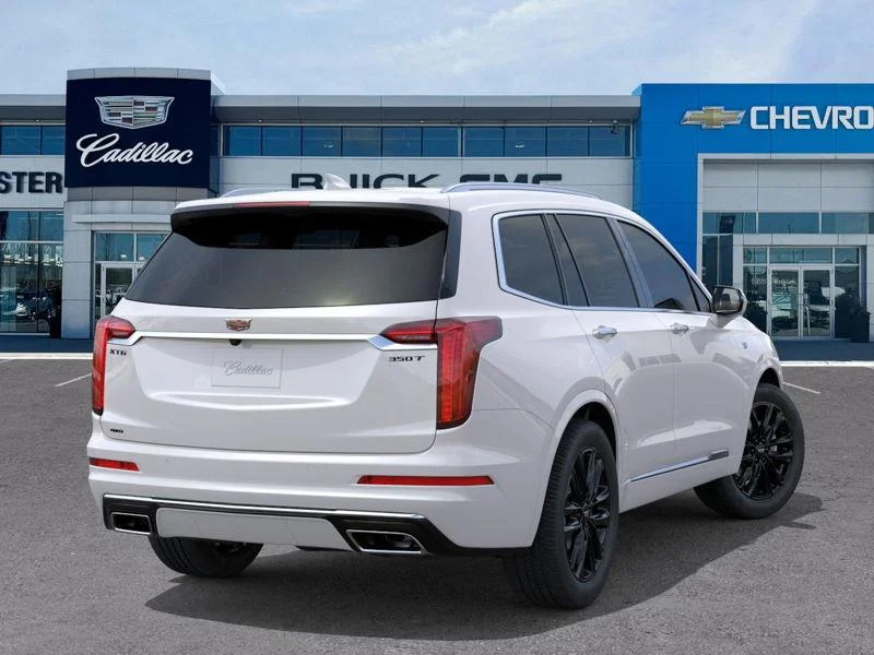 Used 2025  Cadillac Luxury image 4