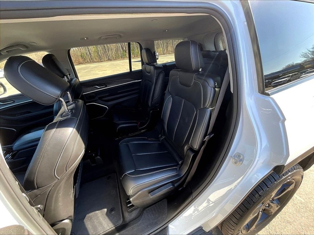 Used 2022 White Jeep Limited image 26