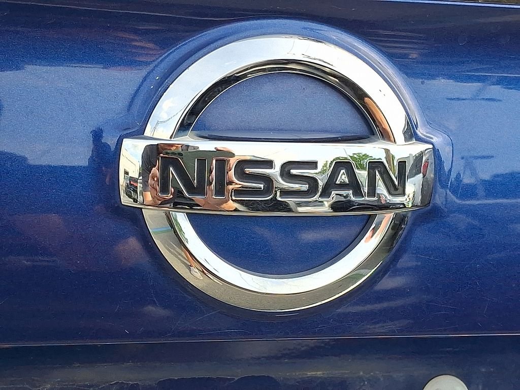 Used 2021 Blue Nissan SV image 9
