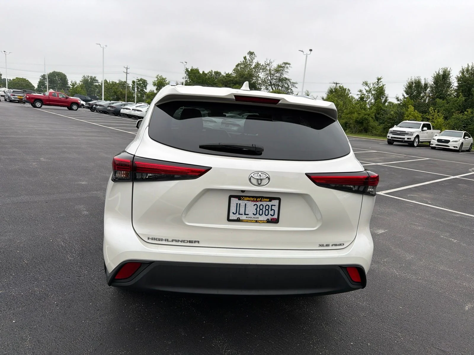 Used 2021 White Toyota XLE image 6