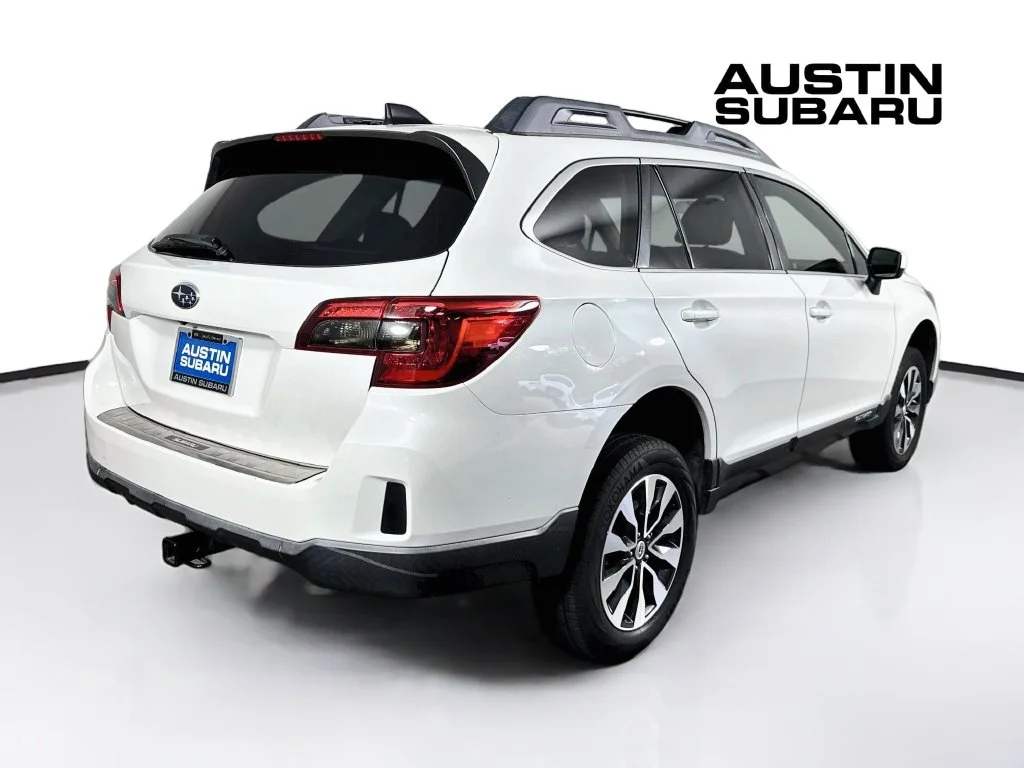 Used 2016 White Subaru 2.5i Premium image 7