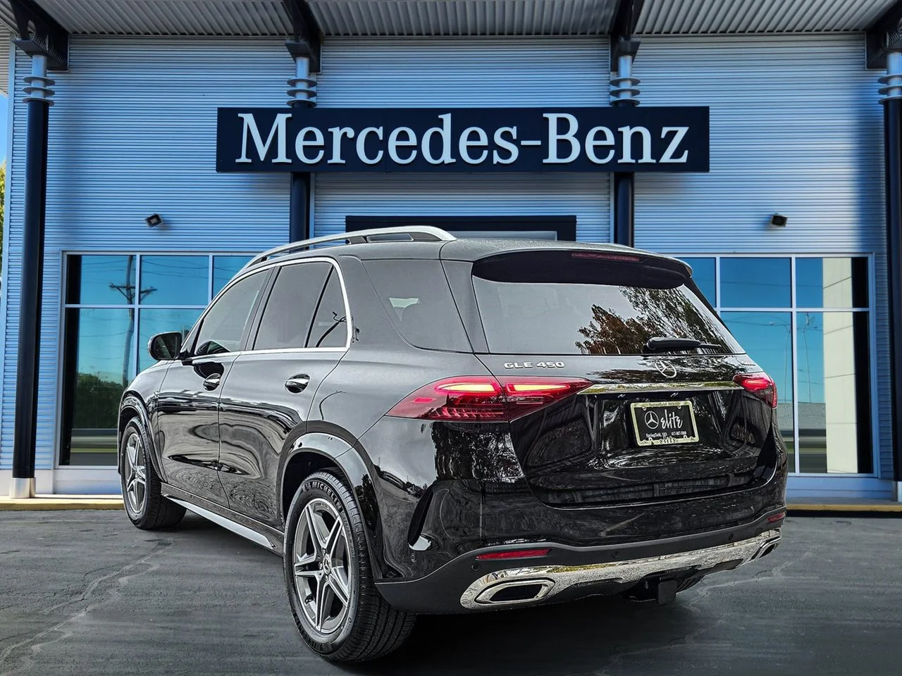 Used 2026 Black Mercedes-Benz GLE 450 image 3