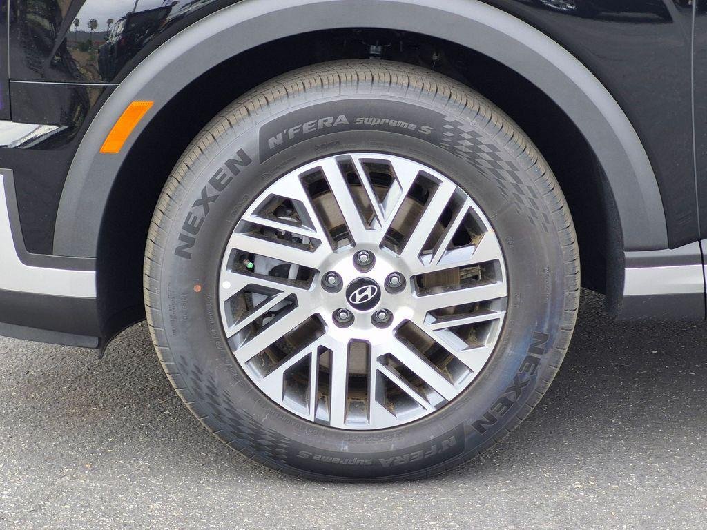 New 2026 Black Hyundai SEL FWD image 11
