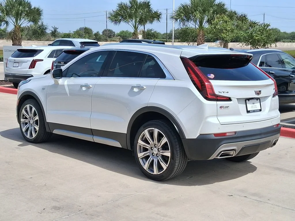 Used 2022 Crystal White Tricoat Cadillac Premium Luxury image 4