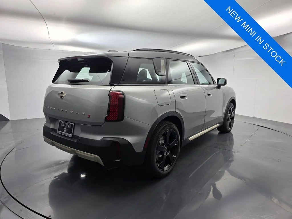 New 2026 Silver MINI Signature Plus image 4