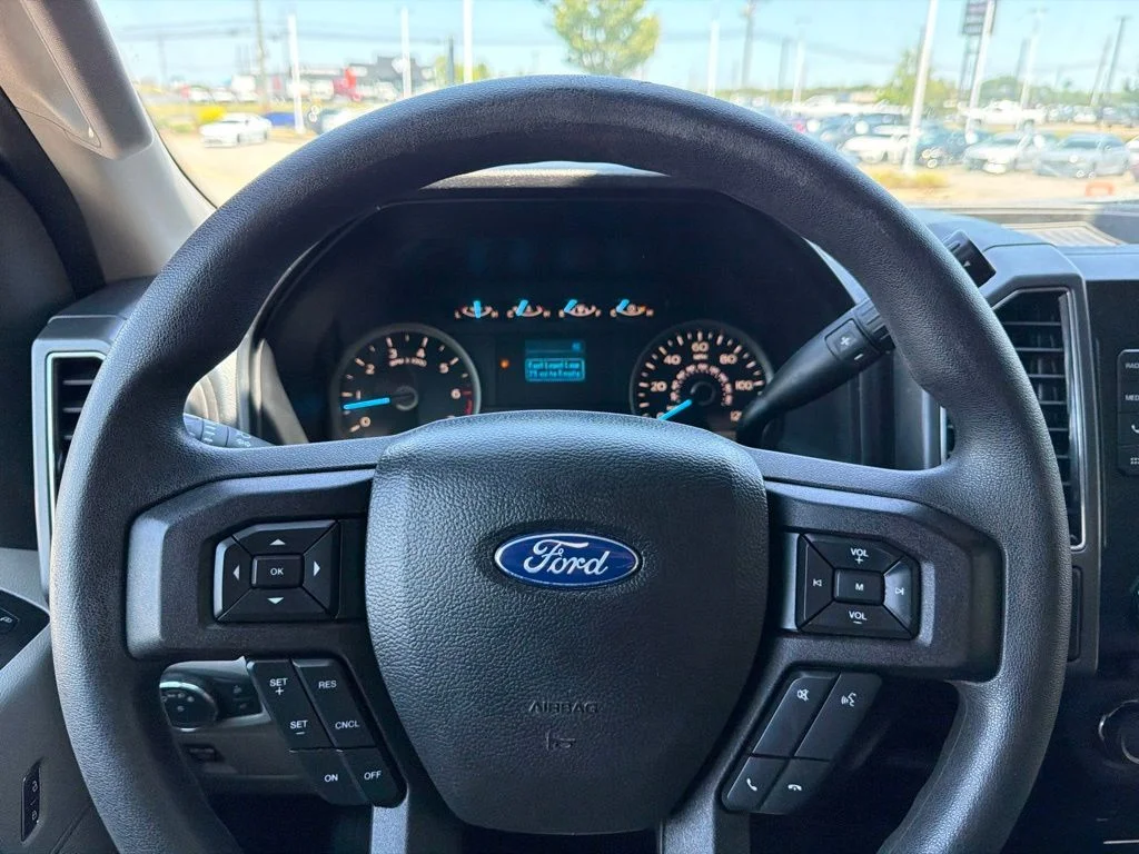Used 2018 Gray Ford XLT image 17