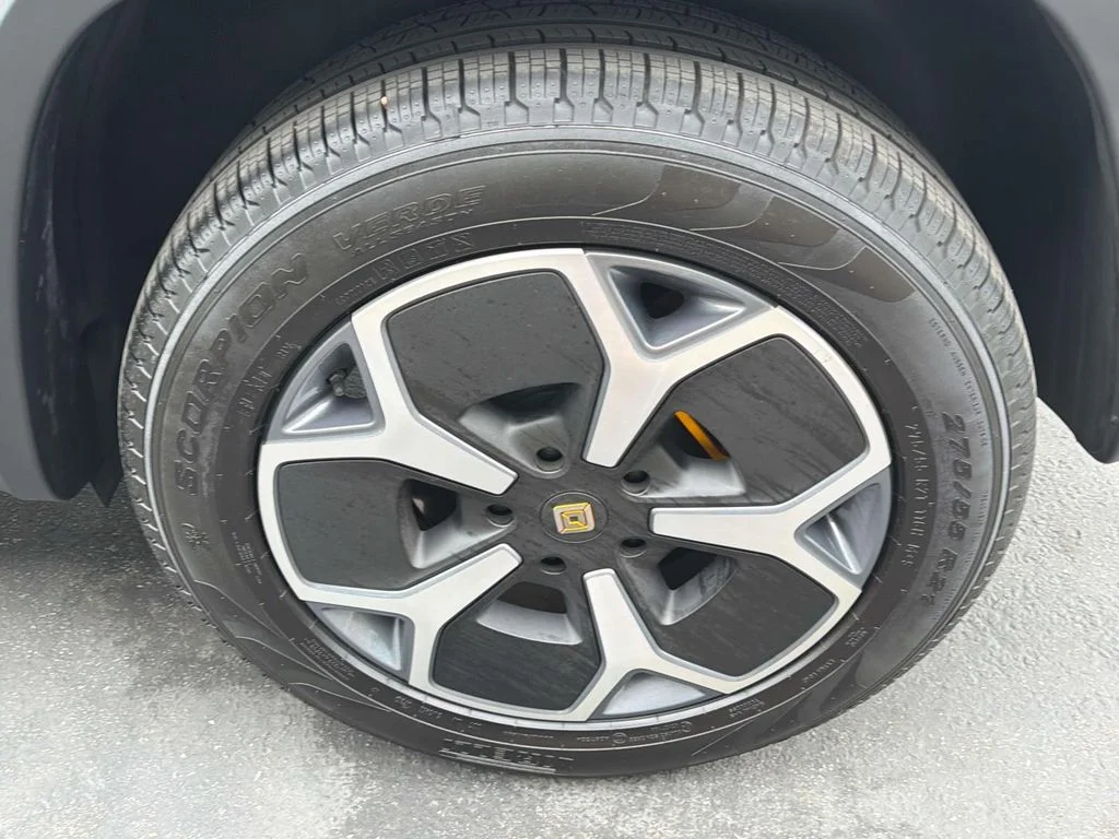 Used 2024 Grey Rivian Adventure image 11