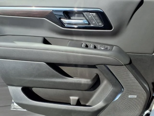 New 2026 Polar White Tricoat Chevrolet Premier image 14