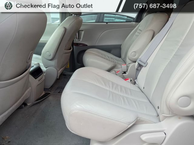 Used 2011 Silver Sky Metallic Toyota XLE image 18