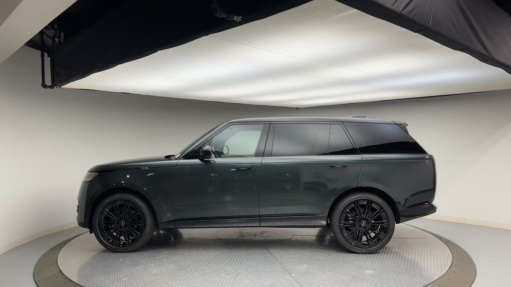 Used 2024 Belgravia Green Metallic Land Rover Autobiography image 5