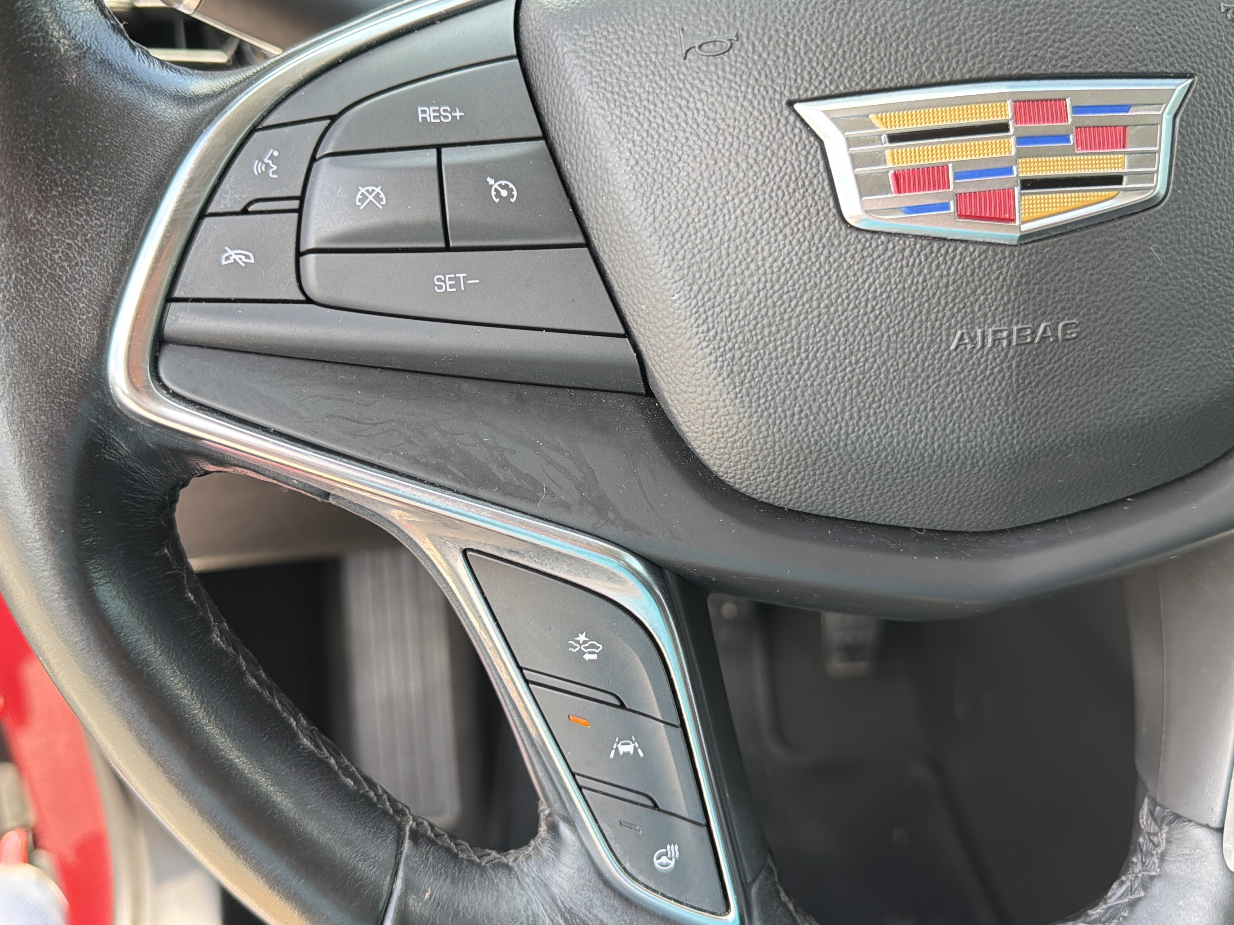 Used 2019 Red Horizon Tintcoat Cadillac Luxury FWD image 25