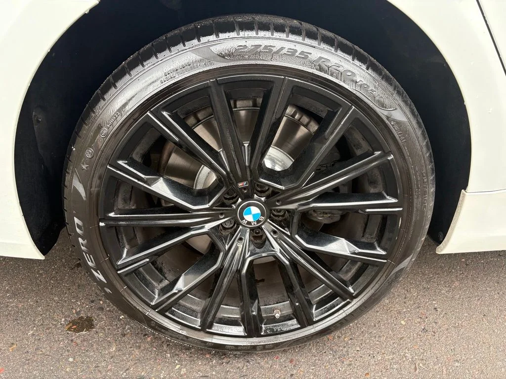 Used 2022 White BMW 750i xDrive image 5