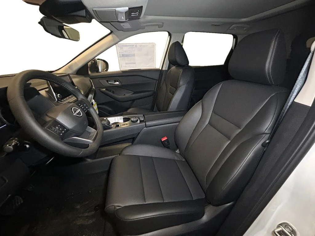 New 2026 Everest White Pearl Tricoat Nissan Dark Armor image 9