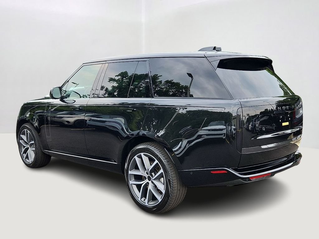 New 2026 Santorini Black Land Rover SE image 4