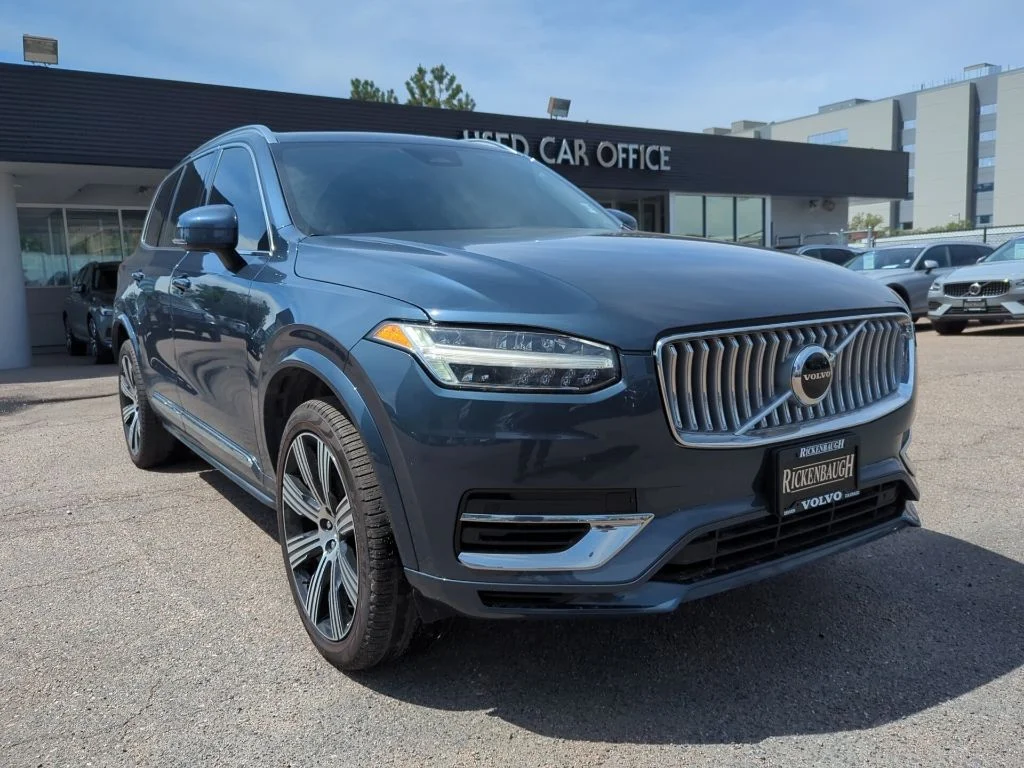 2025 Volvo XC90 T8 Recharge Core Bright 4WD's photo