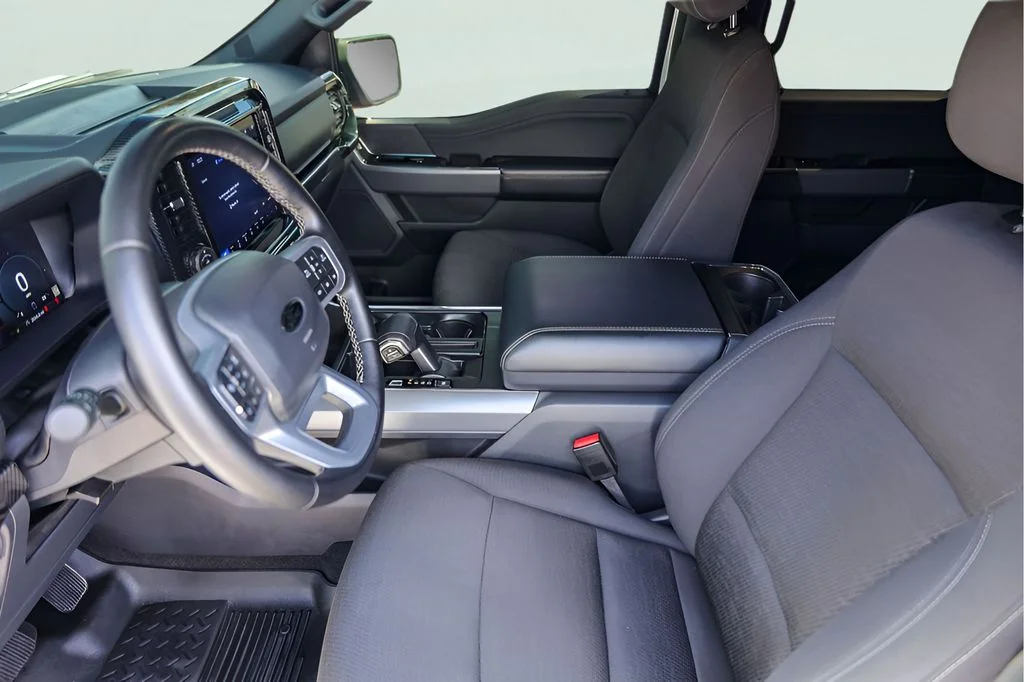 Used 2025 White Ford XLT image 5
