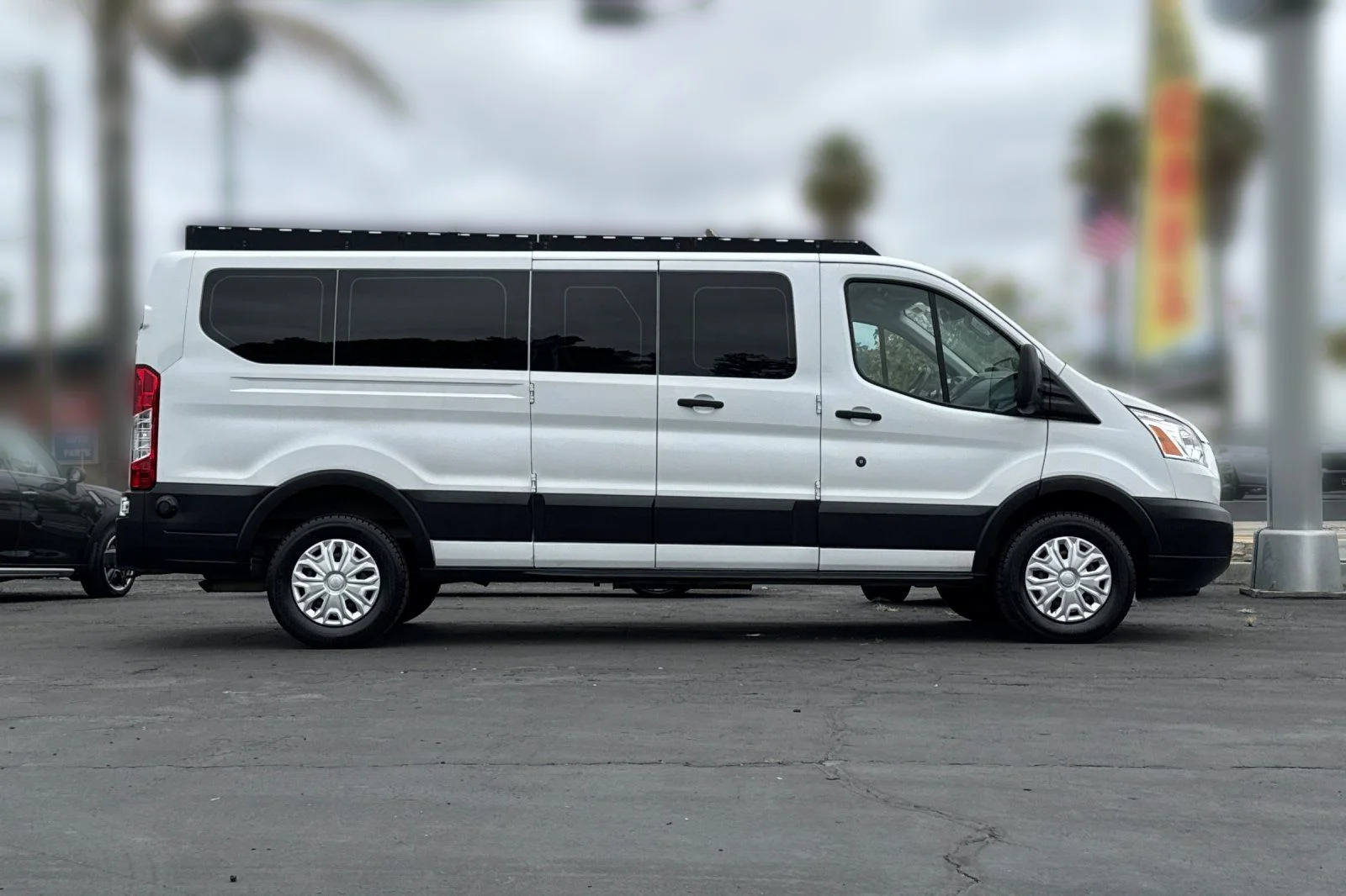 Certified Used 2019 Oxford White Ford XLT image 28