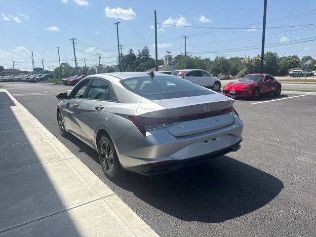 Used 2022 Shimmering Silver Pearl Hyundai SEL image 5
