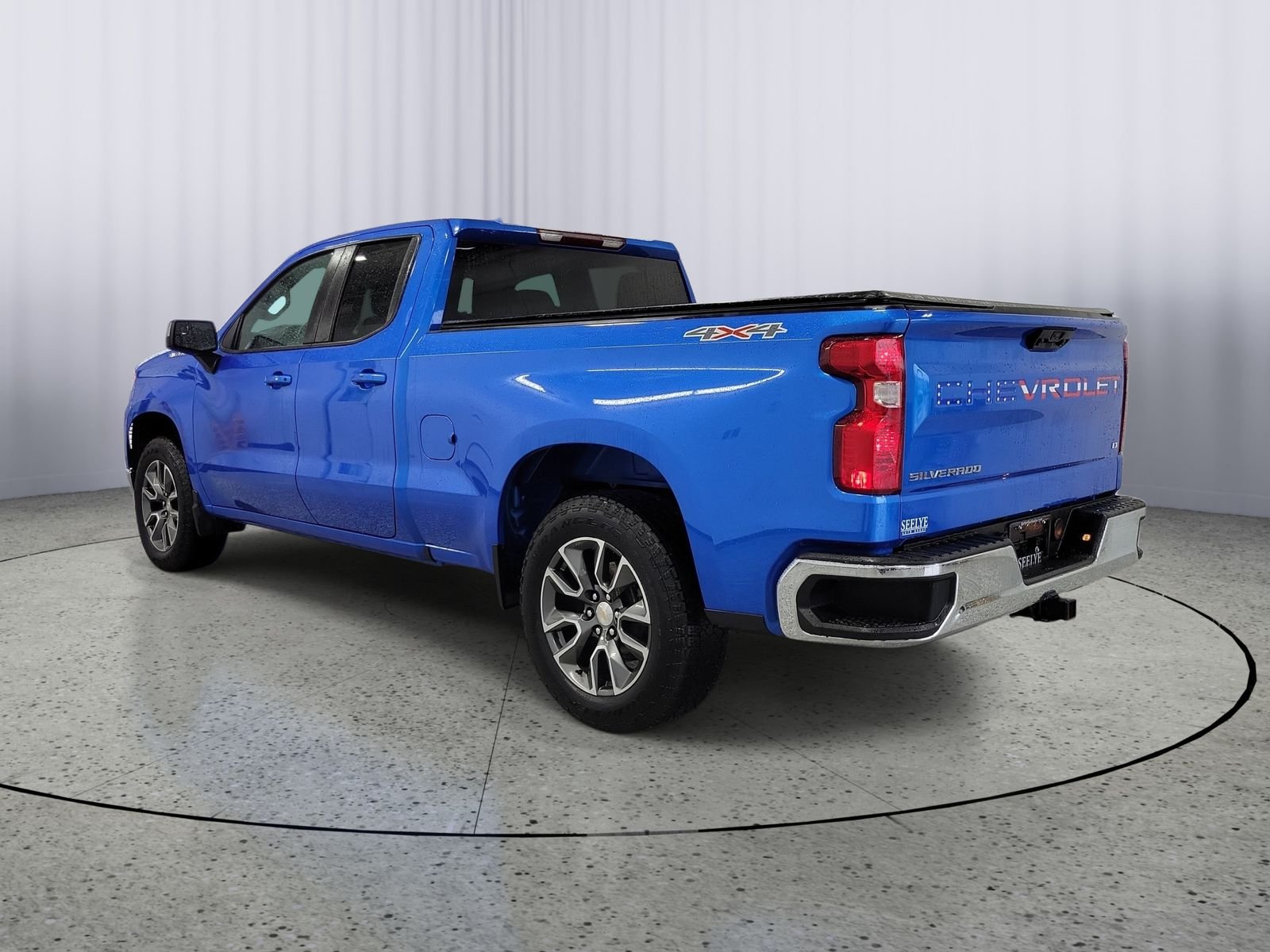 Used 2025 Blue Chevrolet LT image 3