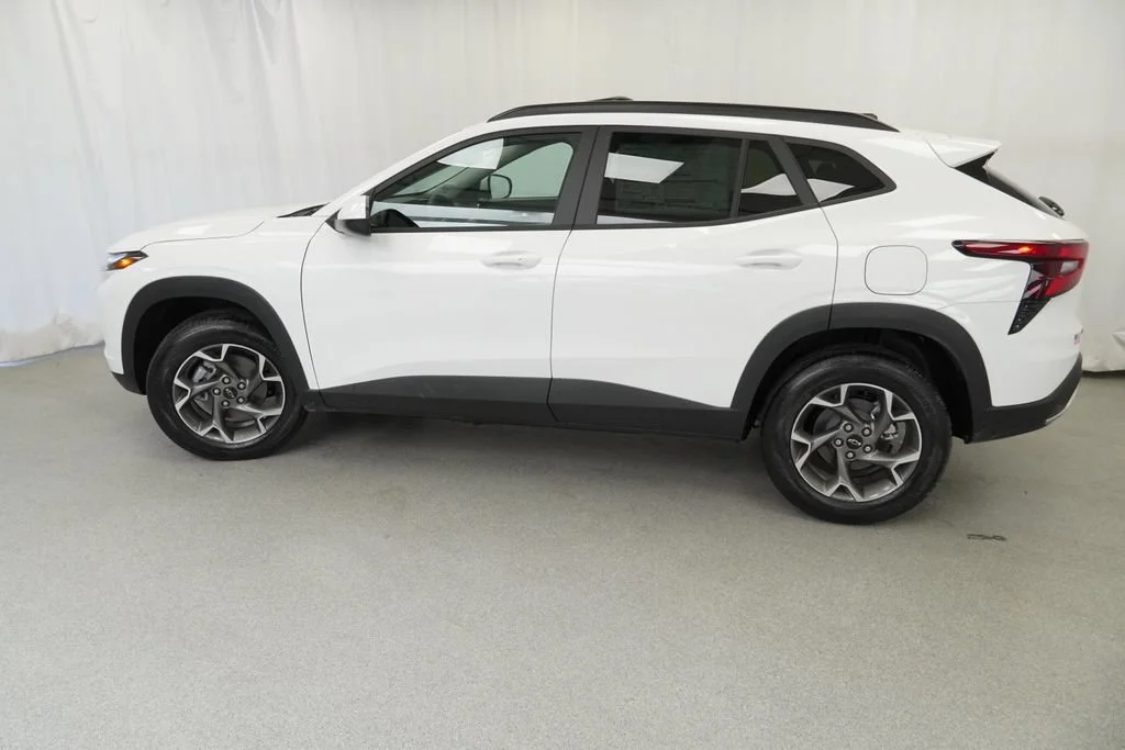 2026 Chevrolet Trax LT - Photo 5