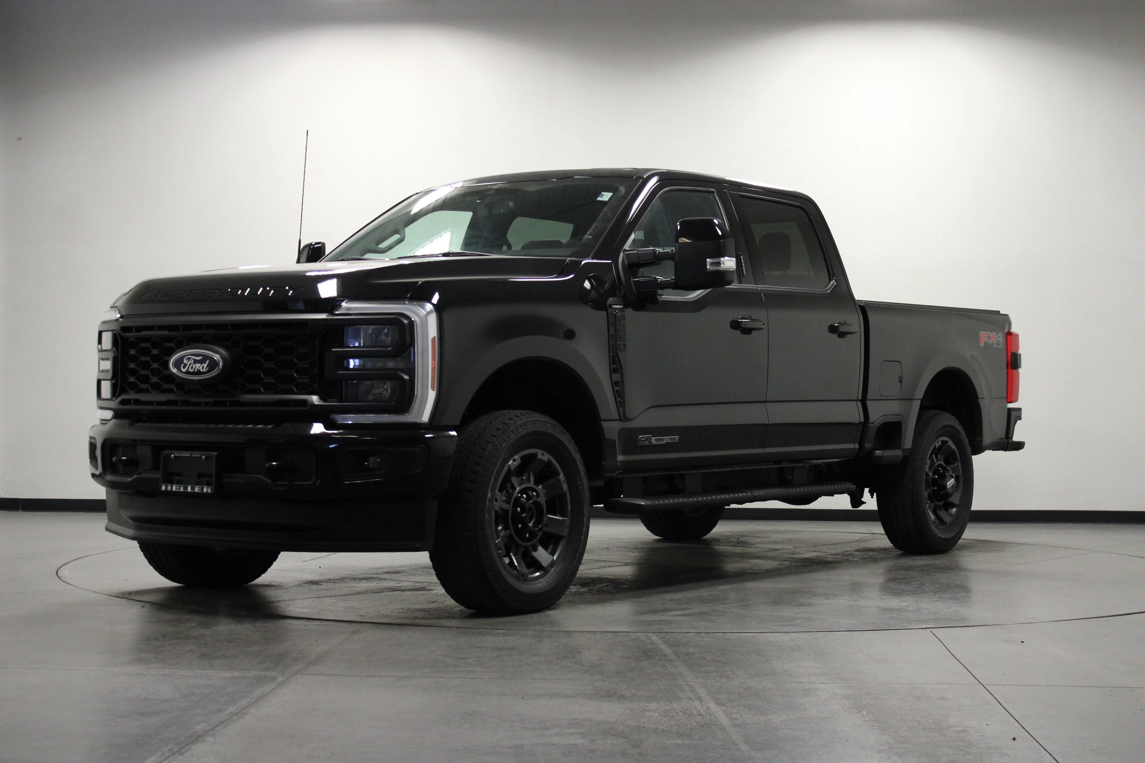 Used 2023 Agate Black Metallic Ford LARIAT image 8